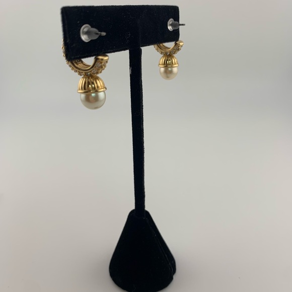 SWAROVSKI Austrian Crystal Faux Pearl Hoop Gold Plate Earrings Post Signed VTG - Picture 4 of 7